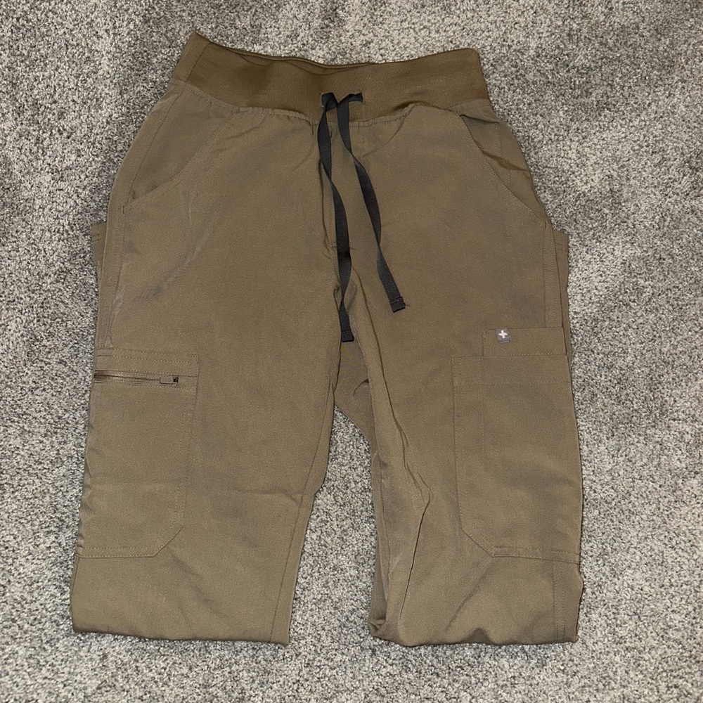 FIGS straight leg scrub pants. Size XS.